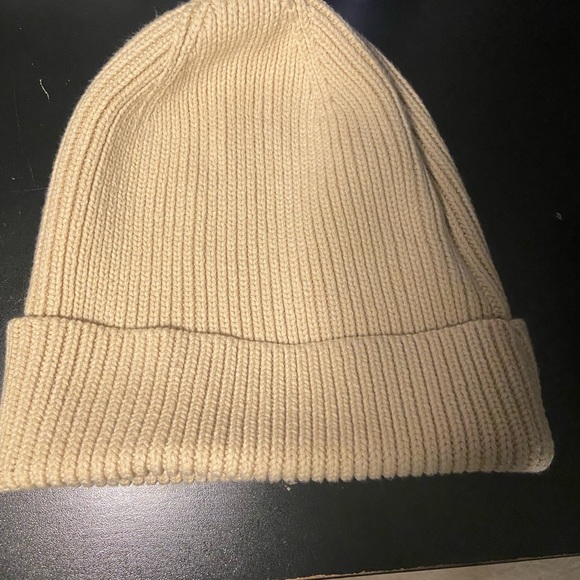 Gap Beige Beanie - Picture 2 of 2